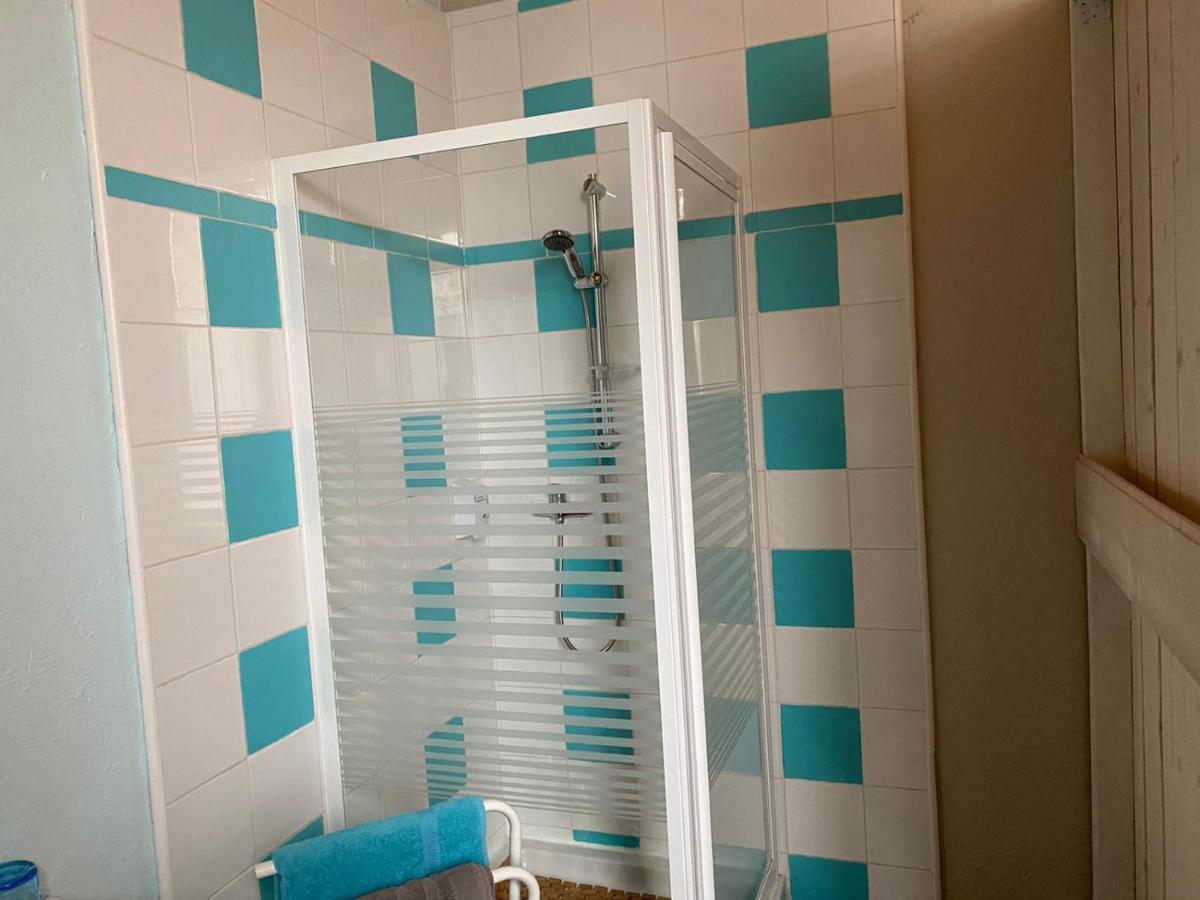 Bed and Breakfast La Gare Gondrin Экстерьер фото