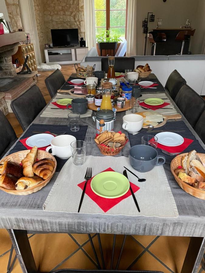 Bed and Breakfast La Gare Gondrin Экстерьер фото