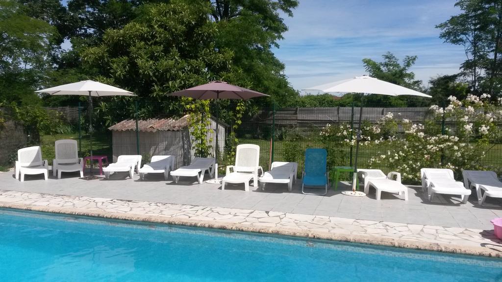 Bed and Breakfast La Gare Gondrin Экстерьер фото