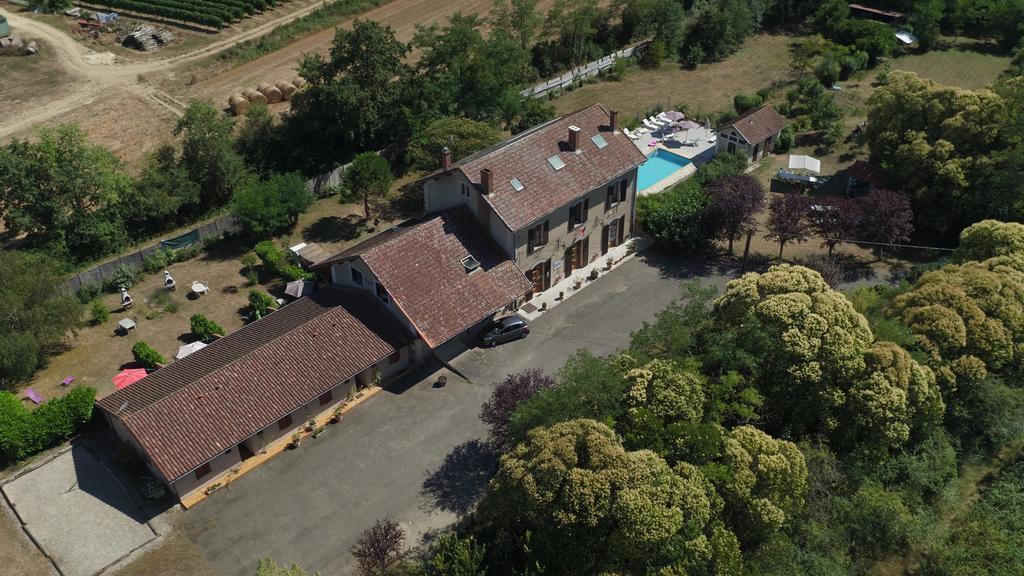 Bed and Breakfast La Gare Gondrin Экстерьер фото